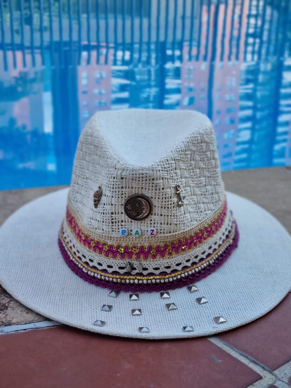 Sombrero decorado blanco 1111
